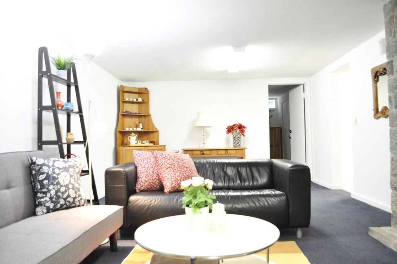 Spacious 2 Bedroom Private Basement Suite In Lynn Canyon 노스밴쿠버 외부 사진